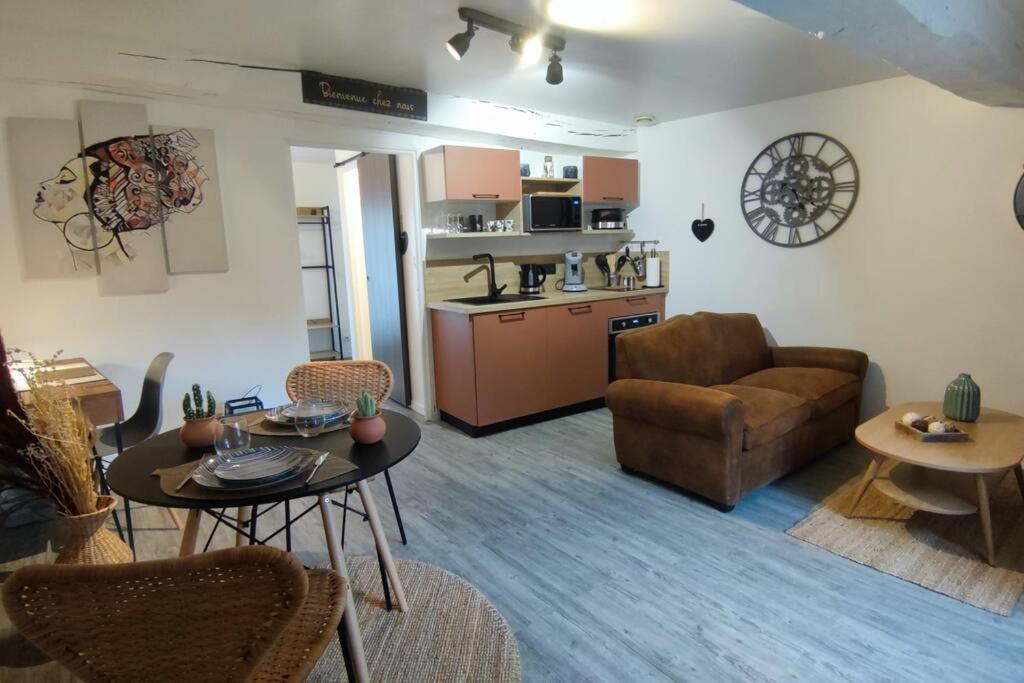 Le Joli'Mans, Appartement Refait A Neuf, Entierement Equipe, Pour 2 Personnes, Proche Quartier Historique Et Centre Le Mans Exterior photo